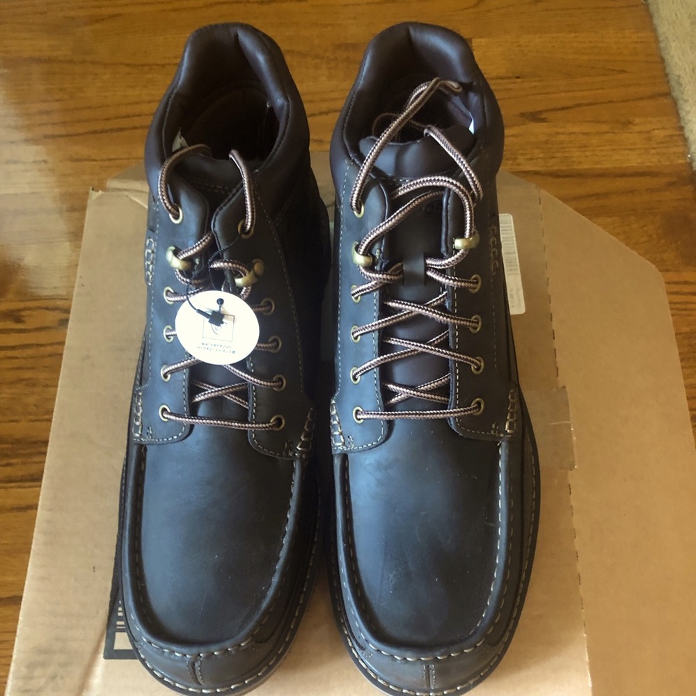 COPY - NWT Men’s Rockport Boots.